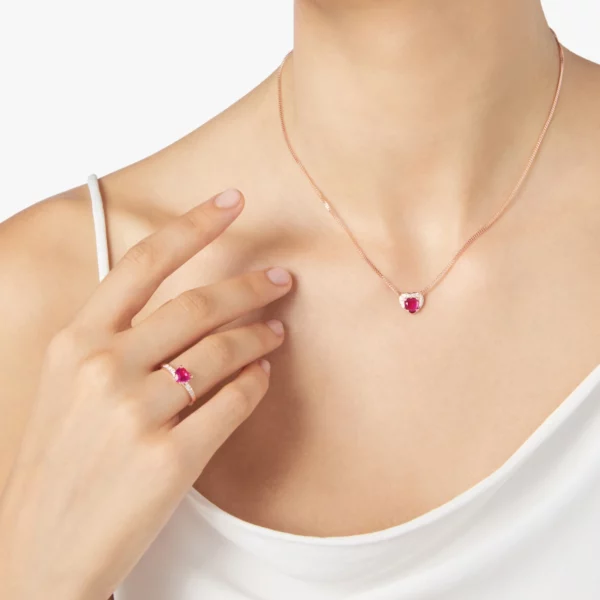 DoDo - Collana Cuore in Oro Rosa 9K con 1 Rubino sintetico e 10 Diamanti bianchi DCC3000_HEART_DSR9R - immagine 4